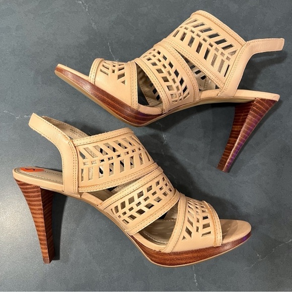 Adrienne Vittadini sz 9.5 Prim cutout leather strappy platform heels - Picture 16 of 16